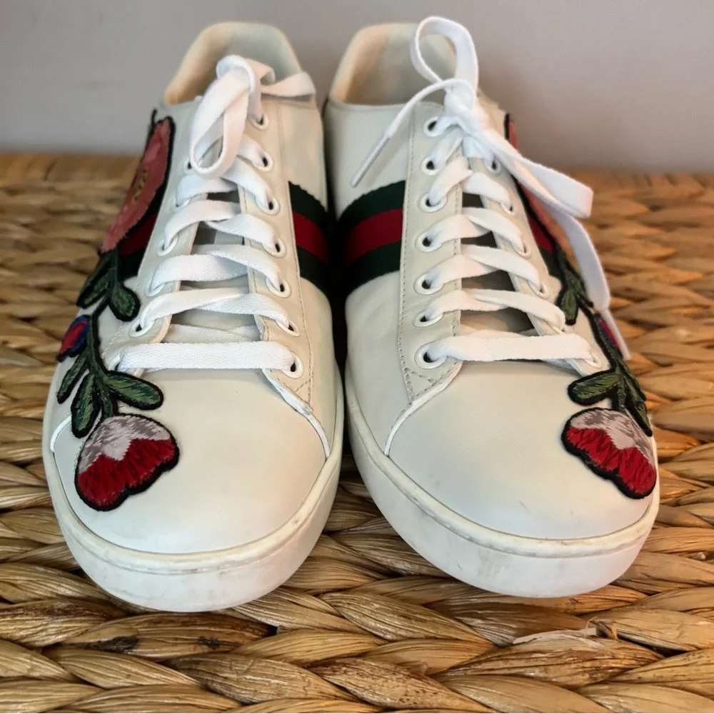 Gucci Women's White Sneakers with Red Floral Embroidery - Picture 7 of 16